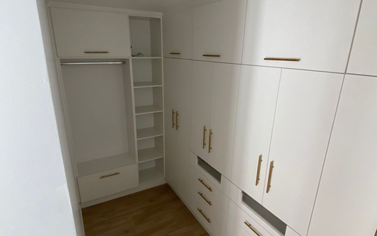 Walk-in Juanita